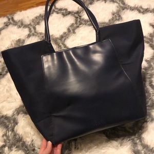 Obagi bag with zipper